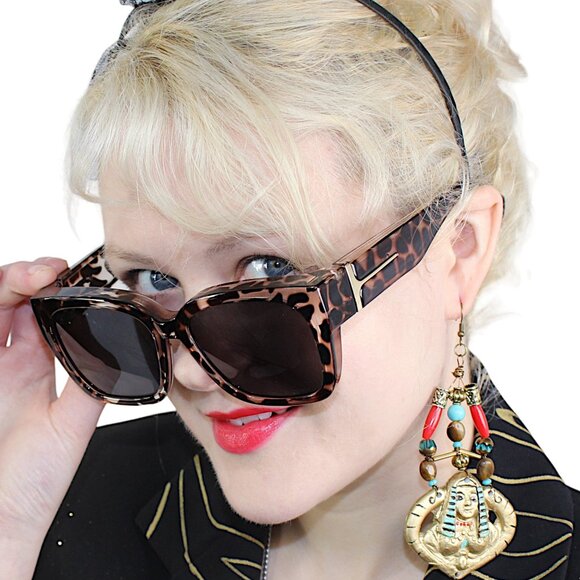 Desperately Seeking 80s Egyptian Nefertiti Earring in Fishhook or Clip-On - Picture 3 of 11